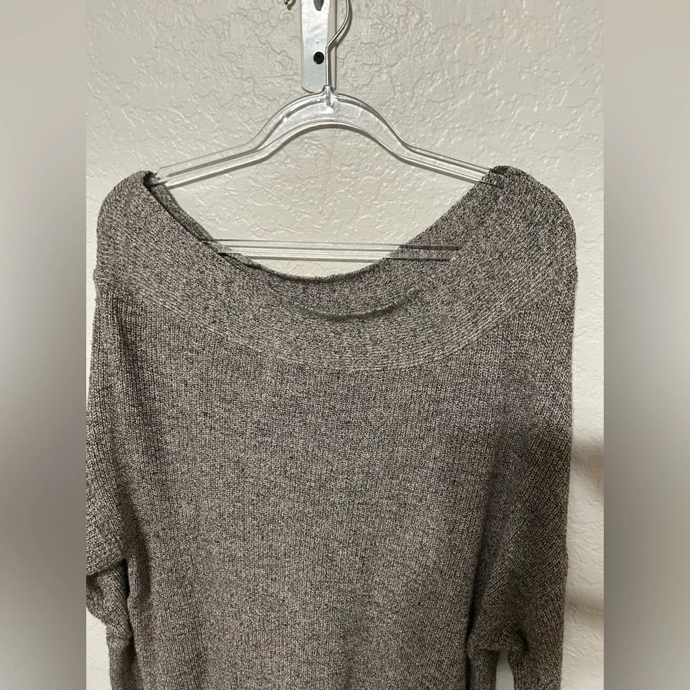 🚀Free people off the shoulder sweater knit Gray size S GUC